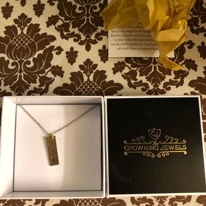 BNWOT The Crowning Jewels Necklace